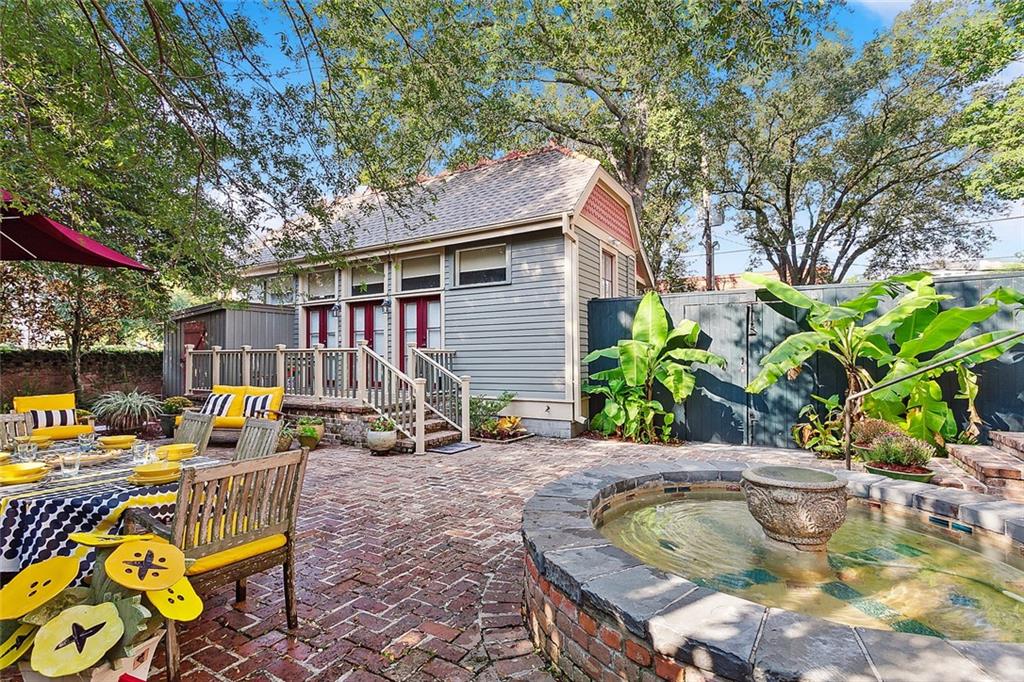 New Orleans, Louisiana 70115, United States, 5 Bedrooms Bedrooms, ,6 BathroomsBathrooms,Residential,Pending,70142