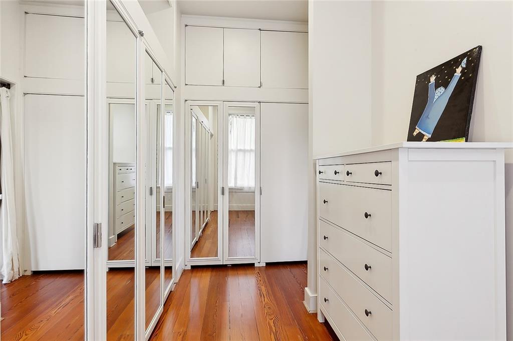 New Orleans, Louisiana 70115, United States, 5 Bedrooms Bedrooms, ,6 BathroomsBathrooms,Residential,Pending,70142