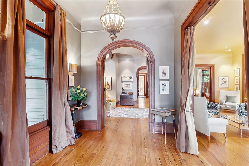 New Orleans, Louisiana 70115, United States, 5 Bedrooms Bedrooms, ,6 BathroomsBathrooms,Residential,Pending,70142