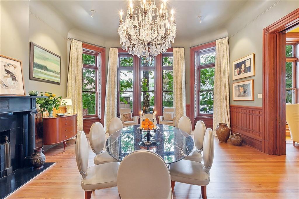 New Orleans, Louisiana 70115, United States, 5 Bedrooms Bedrooms, ,6 BathroomsBathrooms,Residential,Pending,70142