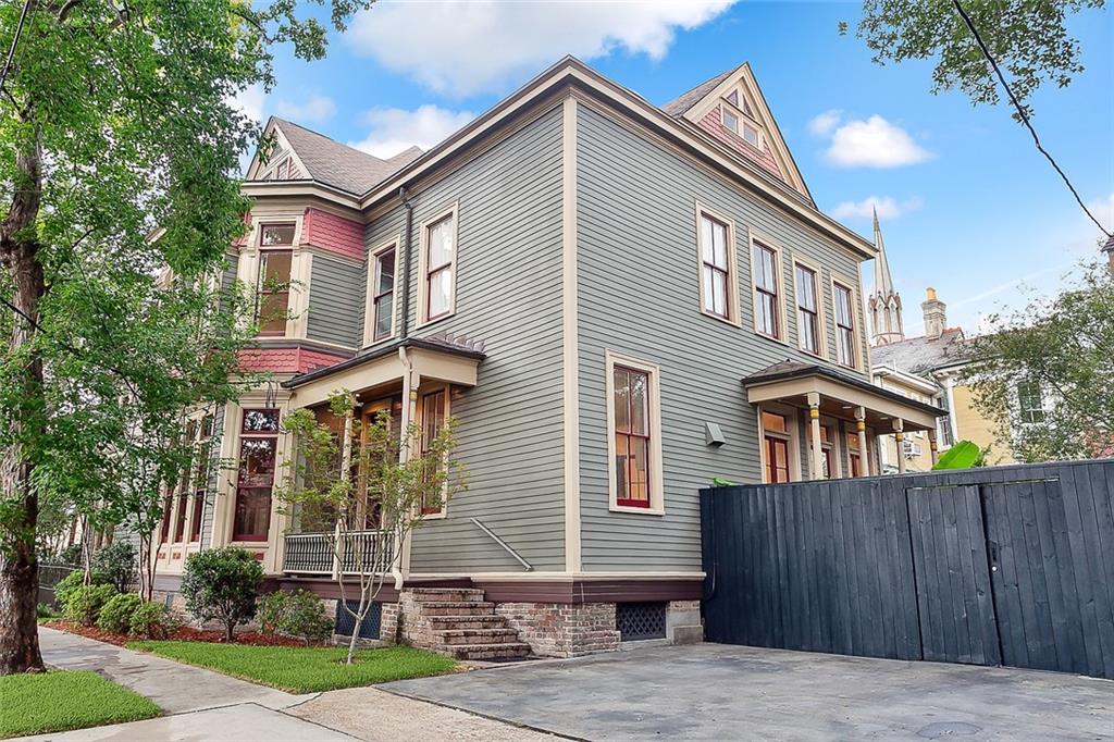 New Orleans, Louisiana 70115, United States, 5 Bedrooms Bedrooms, ,6 BathroomsBathrooms,Residential,Pending,70142