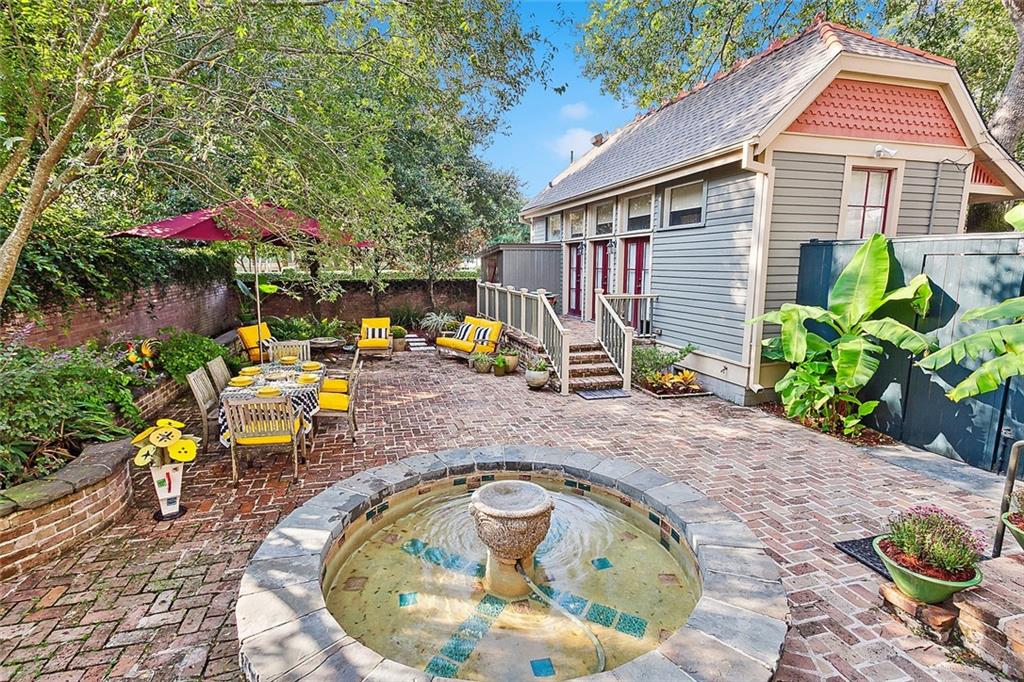 New Orleans, Louisiana 70115, United States, 5 Bedrooms Bedrooms, ,6 BathroomsBathrooms,Residential,Pending,70142