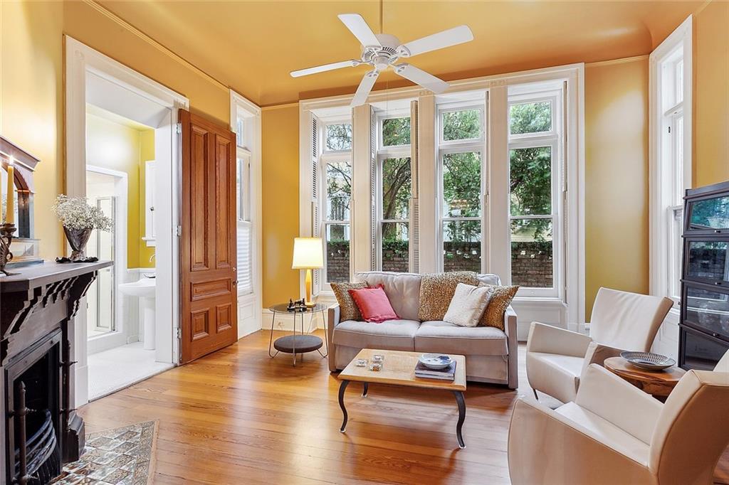 New Orleans, Louisiana 70115, United States, 5 Bedrooms Bedrooms, ,6 BathroomsBathrooms,Residential,Pending,70142