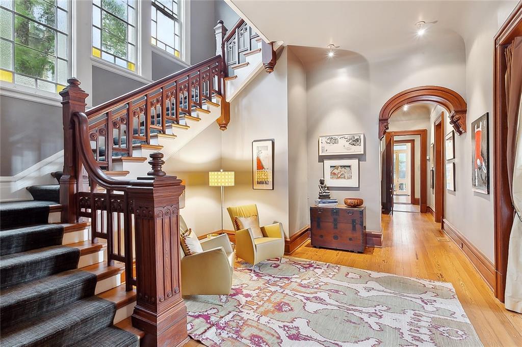 New Orleans, Louisiana 70115, United States, 5 Bedrooms Bedrooms, ,6 BathroomsBathrooms,Residential,Pending,70142