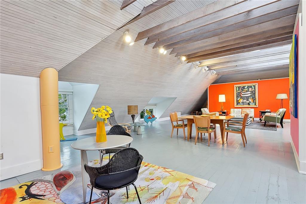 New Orleans, Louisiana 70115, United States, 5 Bedrooms Bedrooms, ,6 BathroomsBathrooms,Residential,Pending,70142