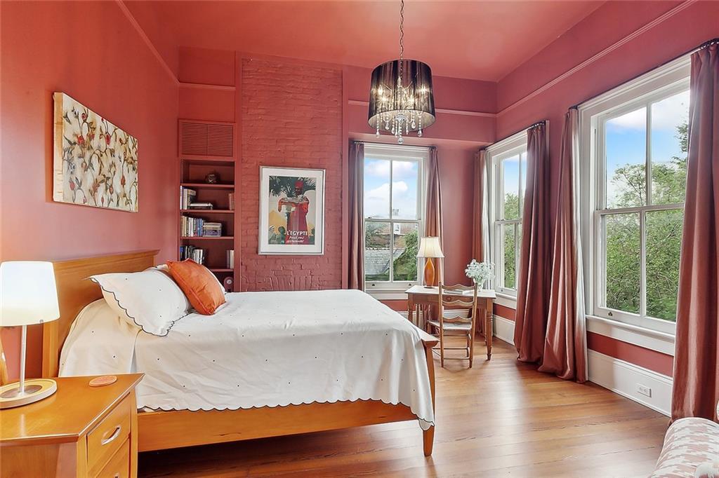 New Orleans, Louisiana 70115, United States, 5 Bedrooms Bedrooms, ,6 BathroomsBathrooms,Residential,Pending,70142