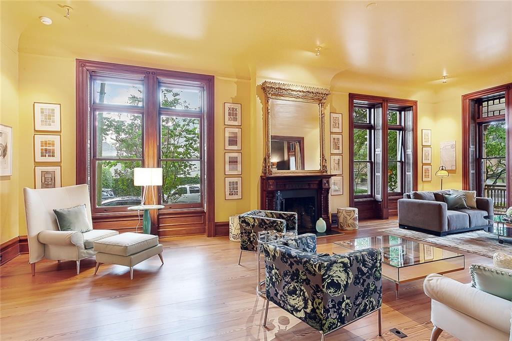 New Orleans, Louisiana 70115, United States, 5 Bedrooms Bedrooms, ,6 BathroomsBathrooms,Residential,Pending,70142