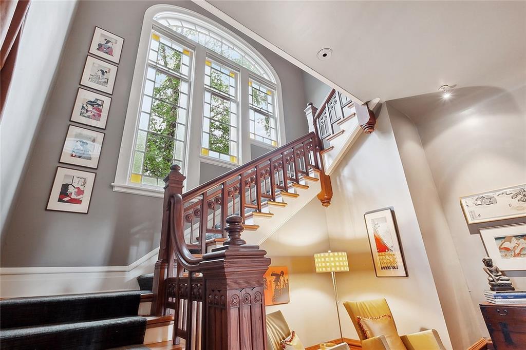 New Orleans, Louisiana 70115, United States, 5 Bedrooms Bedrooms, ,6 BathroomsBathrooms,Residential,Pending,70142