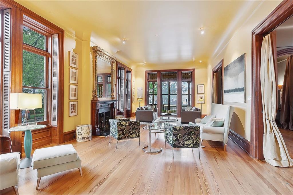 New Orleans, Louisiana 70115, United States, 5 Bedrooms Bedrooms, ,6 BathroomsBathrooms,Residential,Pending,70142