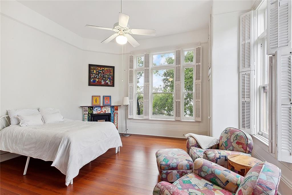 New Orleans, Louisiana 70115, United States, 5 Bedrooms Bedrooms, ,6 BathroomsBathrooms,Residential,Pending,70142