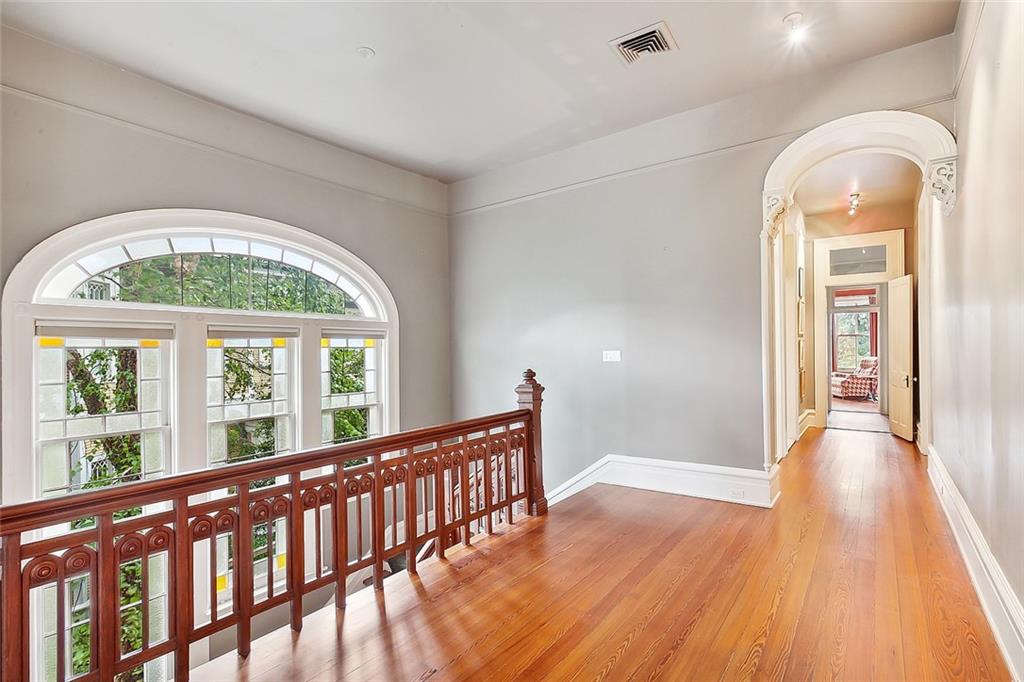 New Orleans, Louisiana 70115, United States, 5 Bedrooms Bedrooms, ,6 BathroomsBathrooms,Residential,Pending,70142