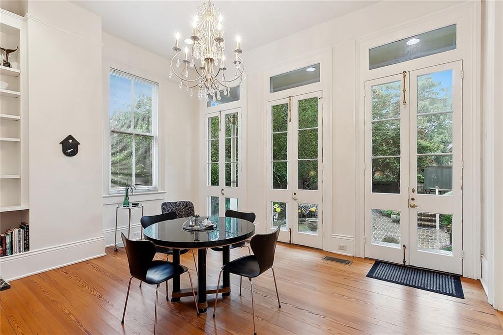 New Orleans, Louisiana 70115, United States, 5 Bedrooms Bedrooms, ,6 BathroomsBathrooms,Residential,Pending,70142