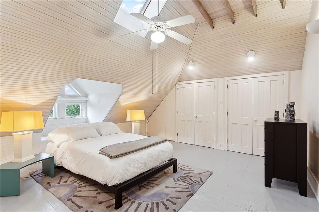 New Orleans, Louisiana 70115, United States, 5 Bedrooms Bedrooms, ,6 BathroomsBathrooms,Residential,Pending,70142