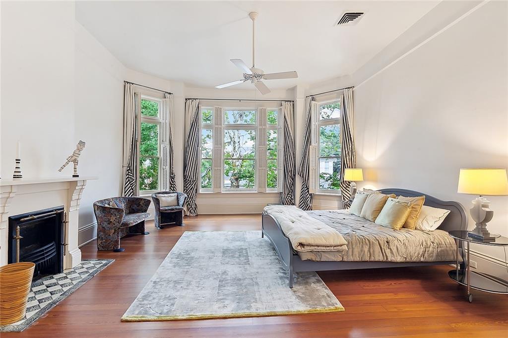 New Orleans, Louisiana 70115, United States, 5 Bedrooms Bedrooms, ,6 BathroomsBathrooms,Residential,Pending,70142