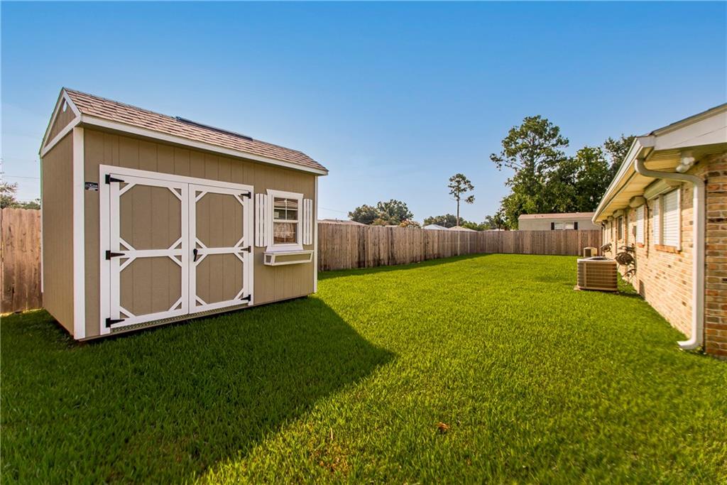 Photo 6 of 27 of 1592 2ND Street house