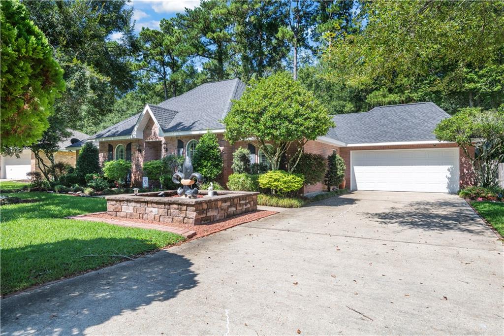414 WESTWOOD Drive
