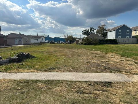 1430 ESTHER Street Harvey LA 70058