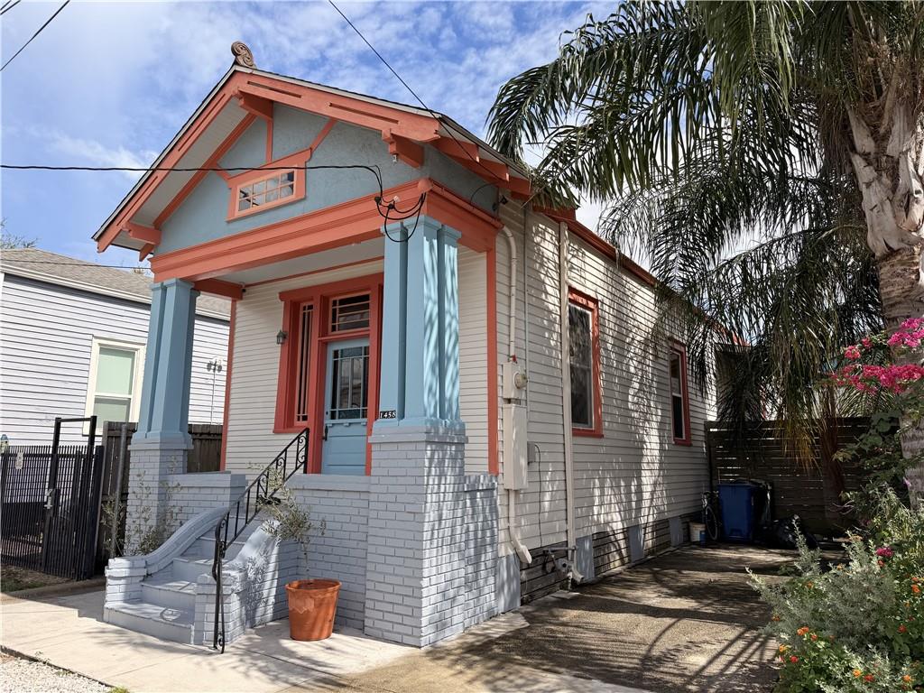 1458 N ROCHEBLAVE Street