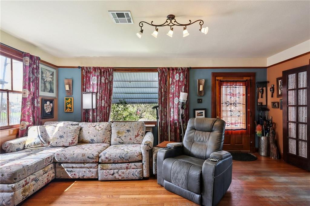 2034 EVERGREEN Avenue