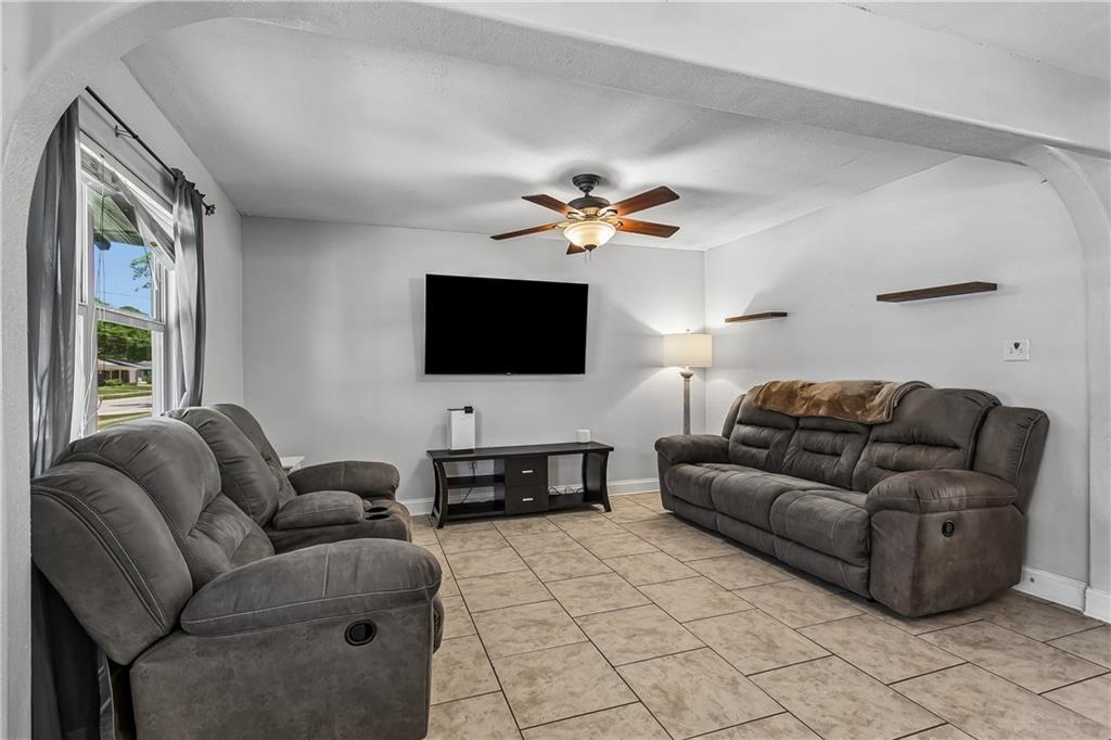 3676 MEADOWDALE Drive