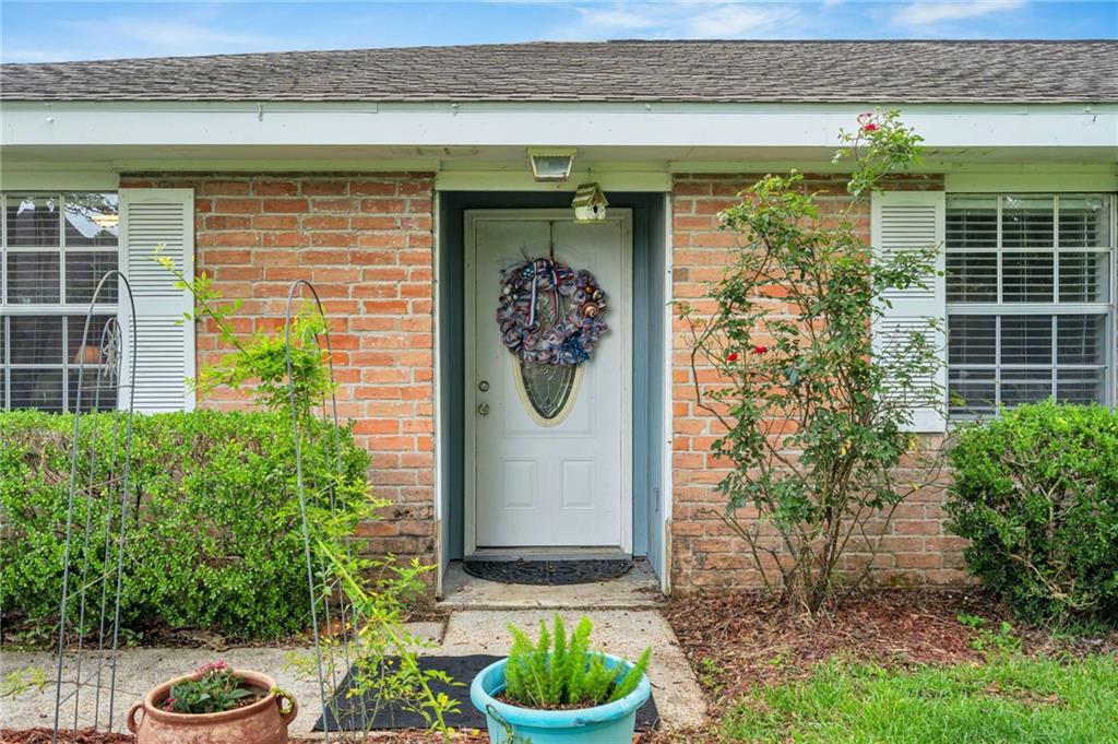 318 EVANGELINE Road