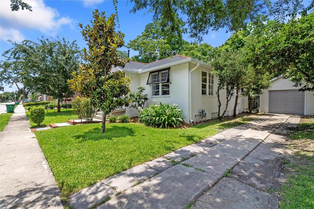 53 BEVERLY GARDEN Drive