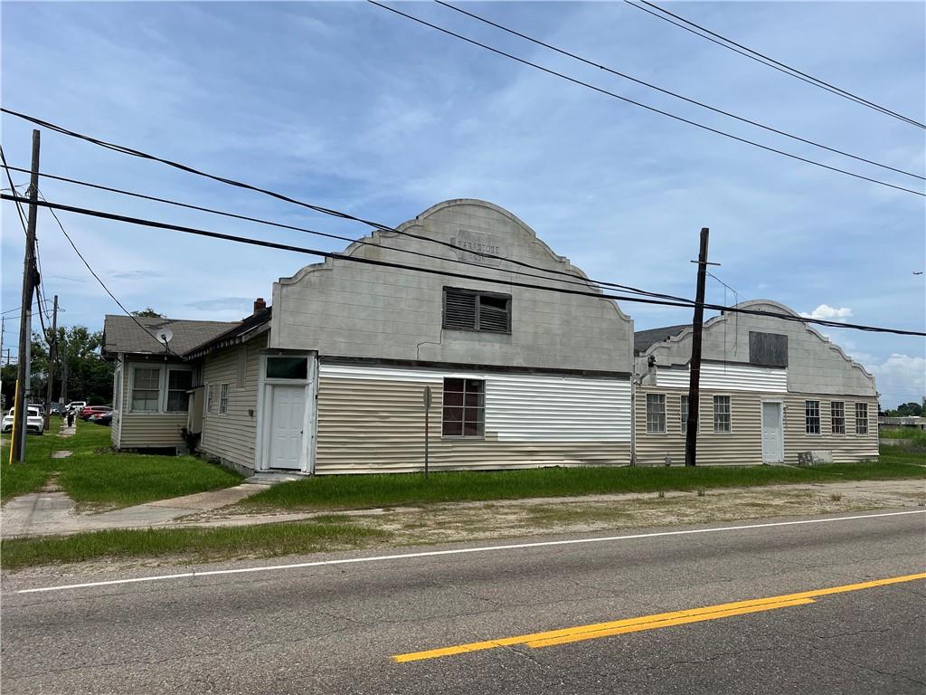 300 FARRAR Avenue
