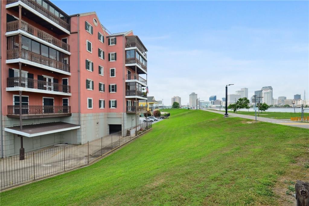 330 MORGAN Street 406