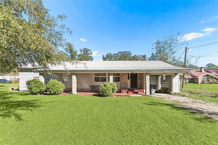 Photo 1 of 16 — 421 CHERRY Street, Amite, LA 70422