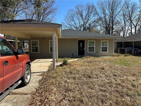 Photo of 10116 AVENUE E, Baton Rouge, LA 70807 (MLS # 2545766)