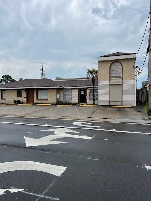 804 & 808 N CAUSEWAY Boulevard