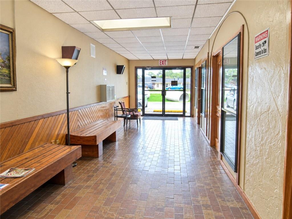 804 & 808 N CAUSEWAY Boulevard