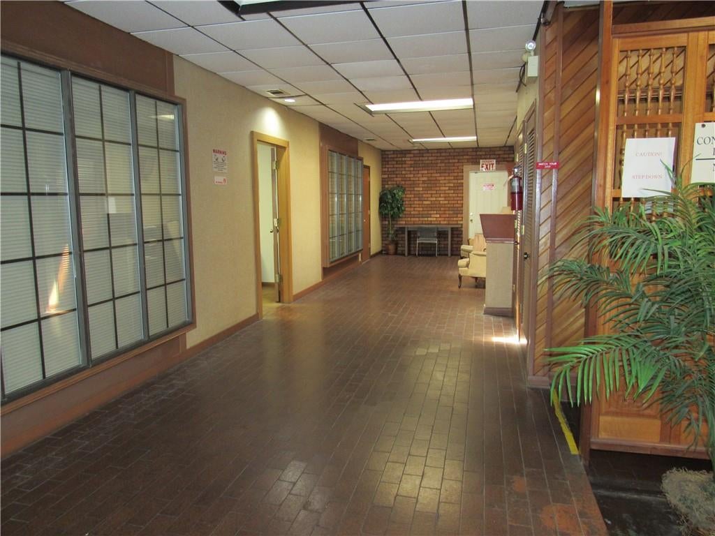 804 & 808 N CAUSEWAY Boulevard
