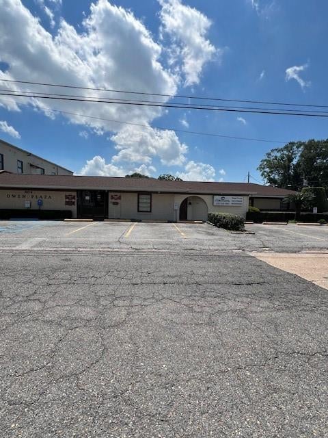 804 & 808 N CAUSEWAY Boulevard
