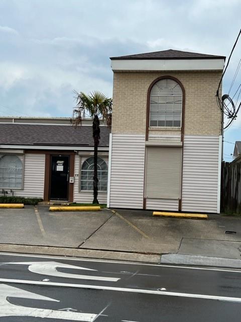 804 & 808 N CAUSEWAY Boulevard