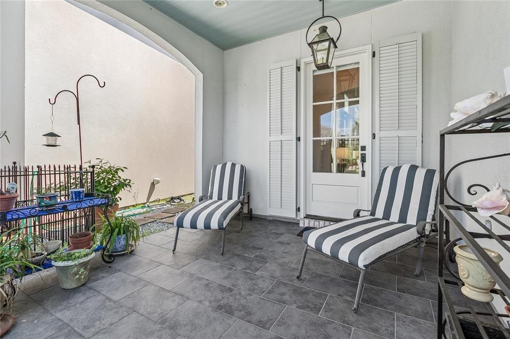 725 S CORNICHE DU LAC Street