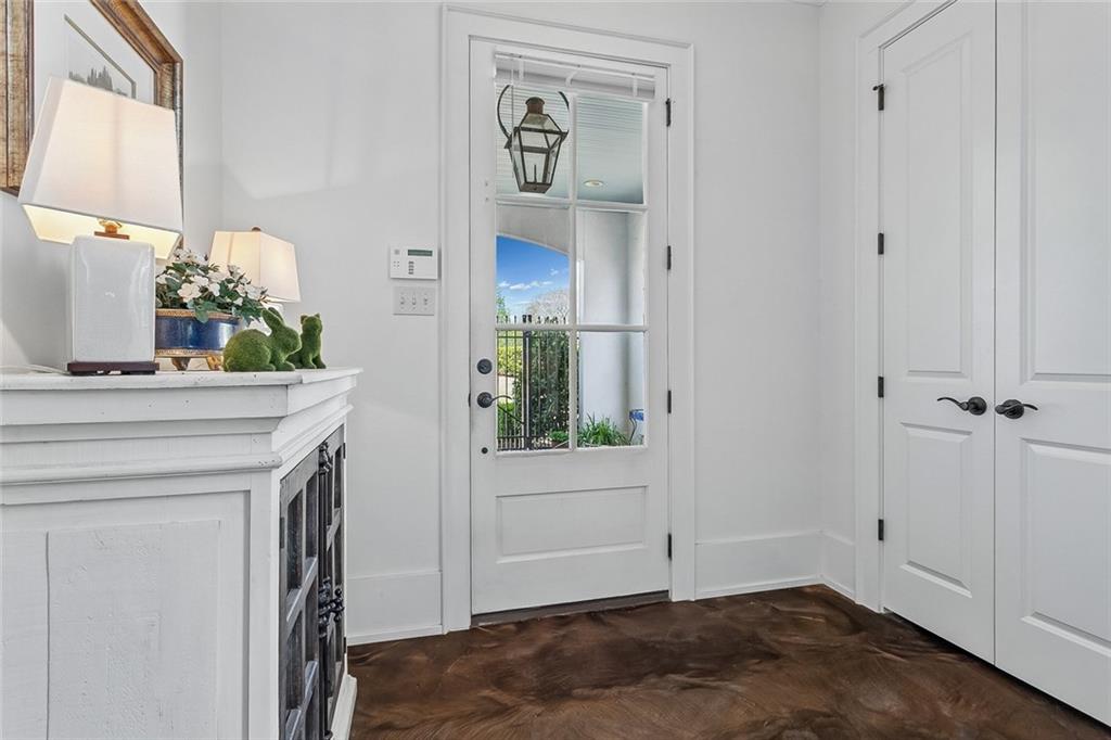 725 S CORNICHE DU LAC Street