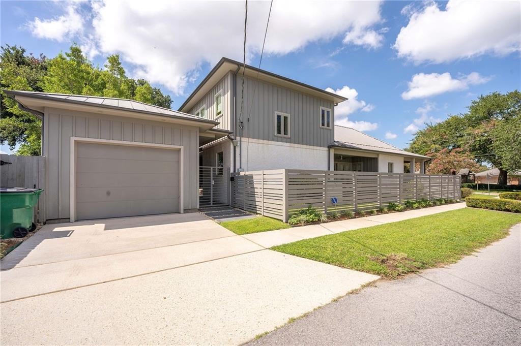 1453 GARDENIA Drive