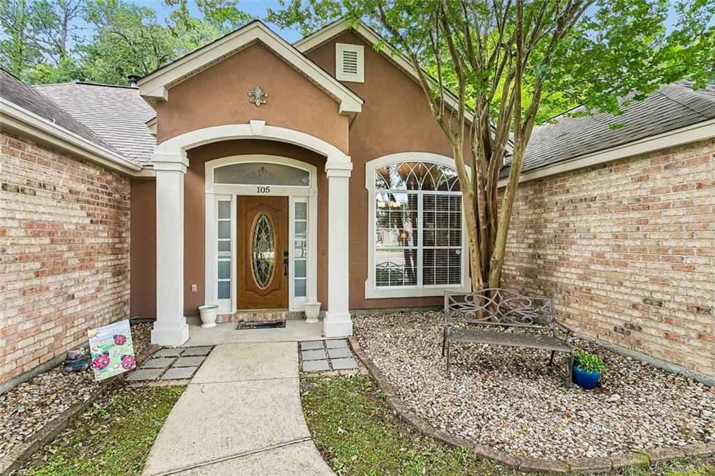 105 W SILVER MAPLE Drive