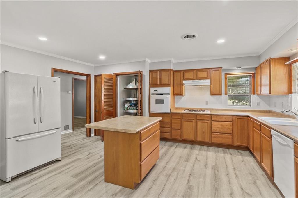 10559 JEFFERSON Highway