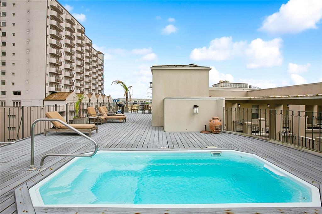 330 JULIA Street 223