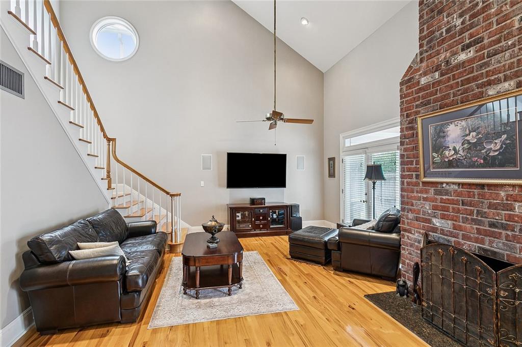 205 W MAPLE RIDGE Drive