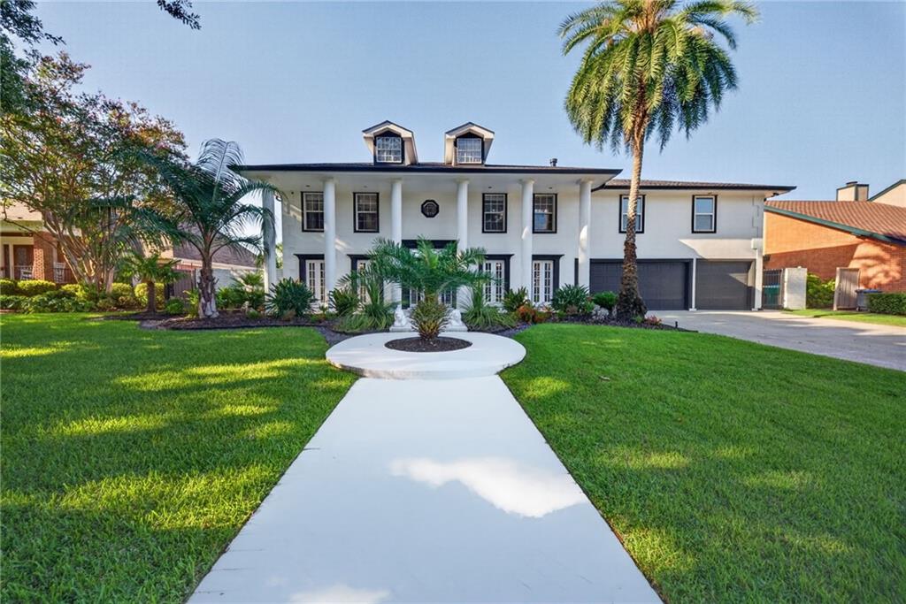 54 CHATEAU LATOUR Drive