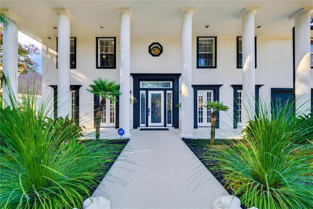 54 CHATEAU LATOUR Drive