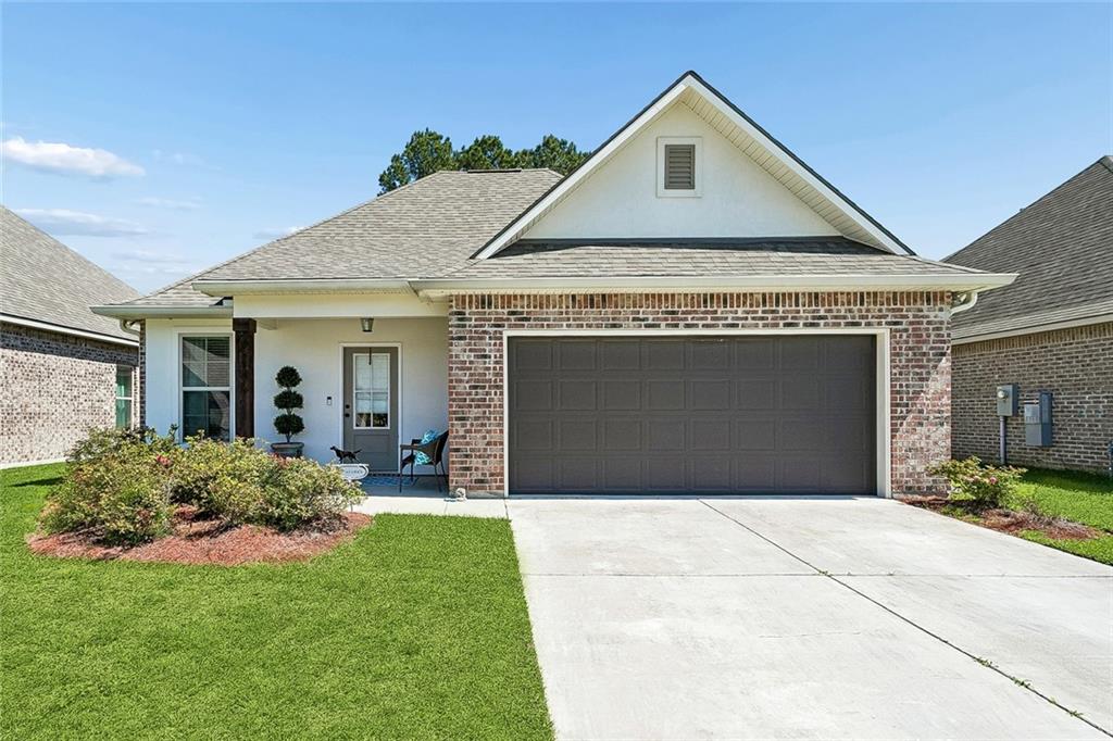 Welcome to 756 Jackson Court, a well-maintained 4-