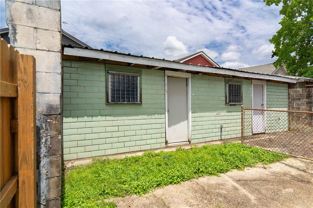 1008 10 CHARBONNET Street