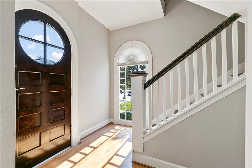 4210 VINCENNES Place