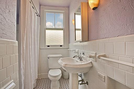 New Orleans, Louisiana 70116, United States, 2 Bedrooms Bedrooms, ,2 BathroomsBathrooms,Residential,Pending,55725