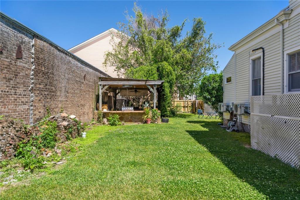 New Orleans, Louisiana 70116, United States, 2 Bedrooms Bedrooms, ,2 BathroomsBathrooms,Residential,Pending,55725