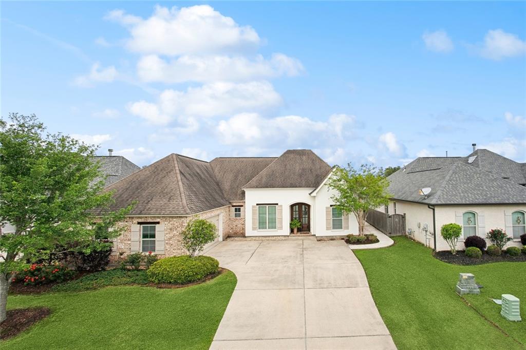 1092 CYPRESS CROSSING Drive
